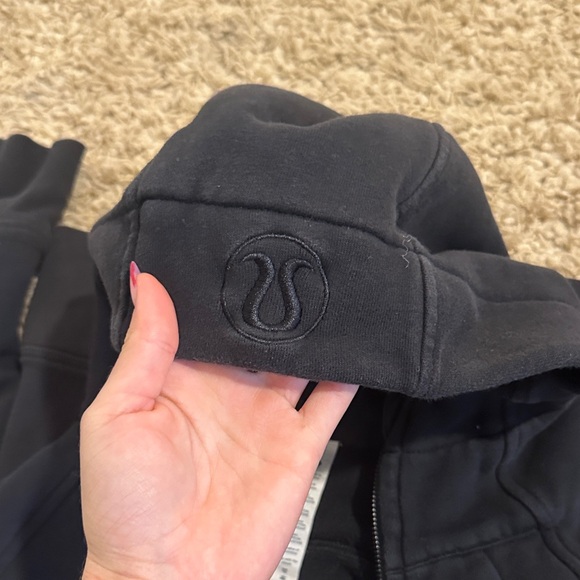 Lululemon jacket - Picture 4 of 5